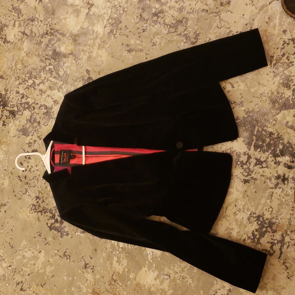 Velvet black cropped jacket with large bow in back